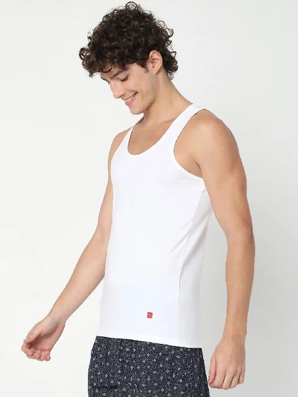 Men Premium White Cotton Blend Regular Fit Vest - Underjeans By Spykar